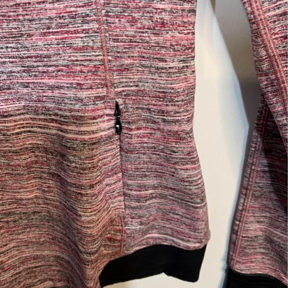 Copy - 𝅺LULULEMON pullover. 1/4 zip size 6. Excellent condition. - Picture 4 of 10